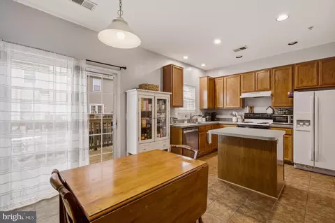 Kitchen - 1212 Needham Ct, Crofton, MD 21114 photo 4 of 6