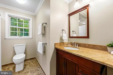 Bath - 1074 Foxcroft Run, Annapolis, MD 21401 photo 4 of 6