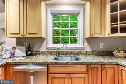 Kitchen - 1074 Foxcroft Run, Annapolis, MD 21401 photo 3 of 4