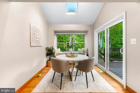 Dining - 1074 Foxcroft Run, Annapolis, MD 21401 photo 3 of 3