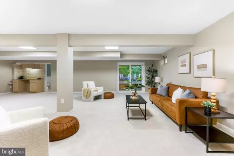 Living - 1074 Foxcroft Run, Annapolis, MD 21401 photo 7 of 7
