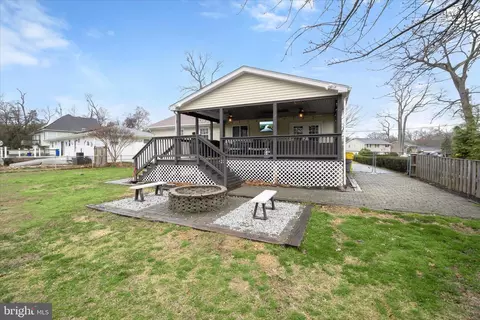 Exterior - 7905 E Riverside Dr, Pasadena, MD 21122 photo 7 of 7