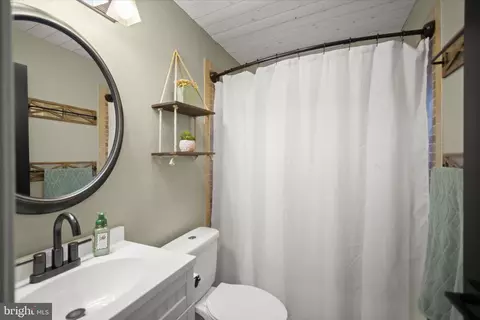 Bath - 7905 E Riverside Dr, Pasadena, MD 21122 photo 1 of 2