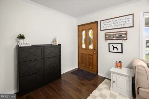 Entry Way - 7905 E Riverside Dr, Pasadena, MD 21122 photo 1 of 5