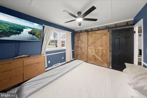 Bedroom - 7905 E Riverside Dr, Pasadena, MD 21122 photo 7 of 7