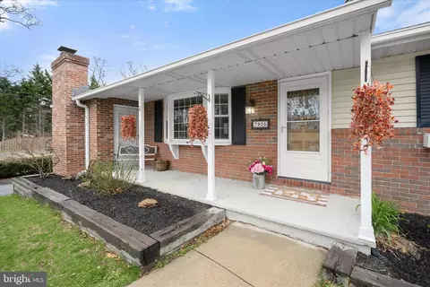 Exterior - 7905 E Riverside Dr, Pasadena, MD 21122 photo 1 of 7
