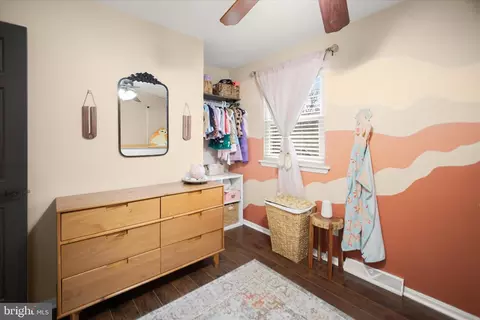 Bedroom - 7905 E Riverside Dr, Pasadena, MD 21122 photo 4 of 7