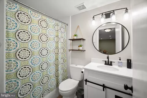 Bath - 7905 E Riverside Dr, Pasadena, MD 21122 photo 2 of 2