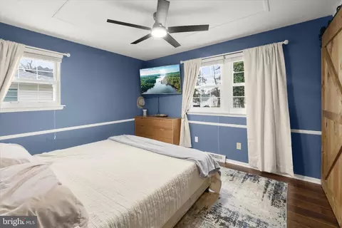 Bedroom - 7905 E Riverside Dr, Pasadena, MD 21122 photo 5 of 7