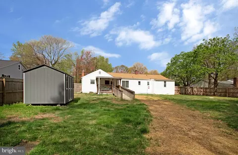 Exterior - 114 River Rd, Edgewater, MD 21037 photo 4 of 6