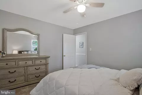 Bedroom - 114 River Rd, Edgewater, MD 21037 photo 2 of 6