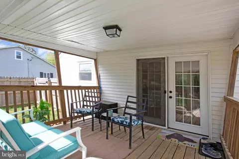 Exterior - 114 River Rd, Edgewater, MD 21037 photo 3 of 6