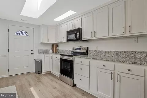 Kitchen - 114 River Rd, Edgewater, MD 21037 photo 1 of 1