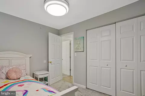 Bedroom - 114 River Rd, Edgewater, MD 21037 photo 5 of 6