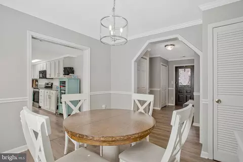 Entry Way - 114 River Rd, Edgewater, MD 21037 photo 4 of 4