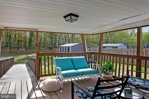 Exterior - 114 River Rd, Edgewater, MD 21037 photo 2 of 6