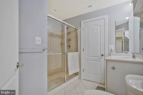 Bath - 27 Hunting Ct, Edgewater, MD 21037 photo 4 of 5