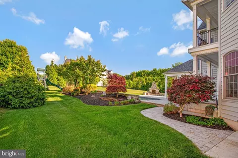 Exterior - 27 Hunting Ct, Edgewater, MD 21037 photo 13 of 19