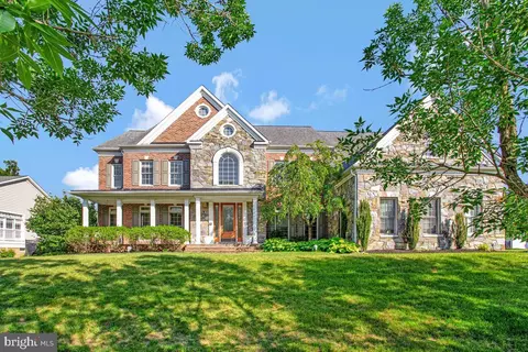 Exterior - 27 Hunting Ct, Edgewater, MD 21037 photo 1 of 19