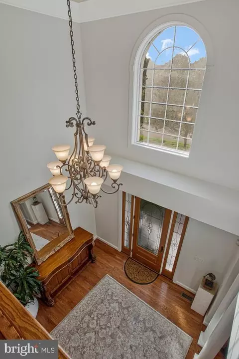 Entry Way - 27 Hunting Ct, Edgewater, MD 21037 photo 3 of 5