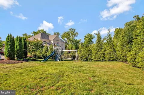 Exterior - 27 Hunting Ct, Edgewater, MD 21037 photo 17 of 19