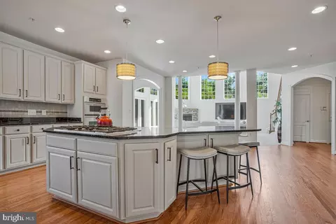 Kitchen - 27 Hunting Ct, Edgewater, MD 21037 photo 1 of 6