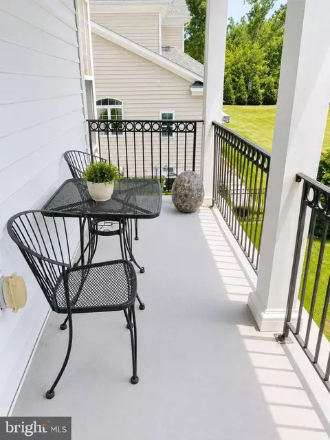 Exterior - 27 Hunting Ct, Edgewater, MD 21037 photo 8 of 19
