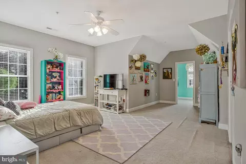 Bedroom - 27 Hunting Ct, Edgewater, MD 21037 photo 3 of 9