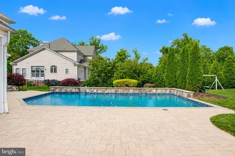 Exterior - 27 Hunting Ct, Edgewater, MD 21037 photo 11 of 19