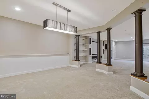Living - 27 Hunting Ct, Edgewater, MD 21037 photo 4 of 5