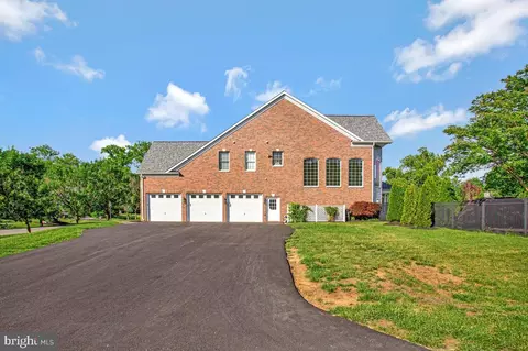 Exterior - 27 Hunting Ct, Edgewater, MD 21037 photo 18 of 19