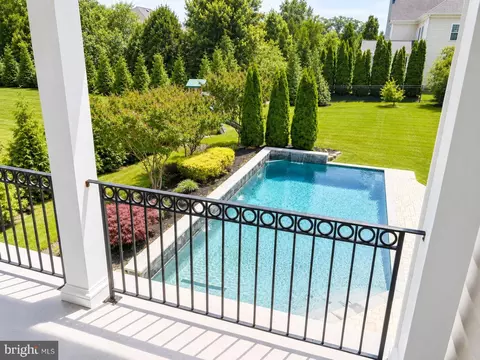 Exterior - 27 Hunting Ct, Edgewater, MD 21037 photo 9 of 19