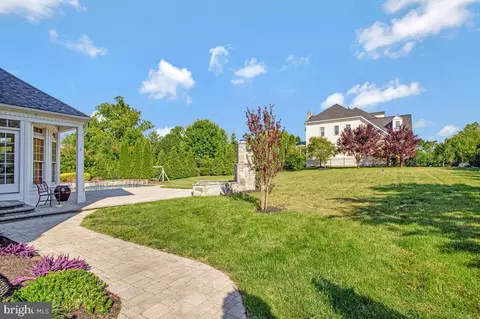 Exterior - 27 Hunting Ct, Edgewater, MD 21037 photo 14 of 19