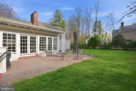 Exterior - 342 Broadview Ln, Annapolis, MD 21401 photo 2 of 11