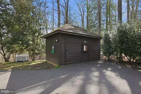 Exterior - 342 Broadview Ln, Annapolis, MD 21401 photo 10 of 11