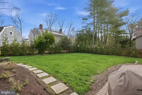 Exterior - 342 Broadview Ln, Annapolis, MD 21401 photo 6 of 11