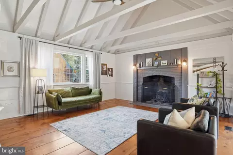 Living - 342 Broadview Ln, Annapolis, MD 21401 photo 1 of 3