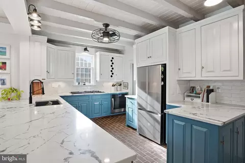 Kitchen - 342 Broadview Ln, Annapolis, MD 21401 photo 3 of 5