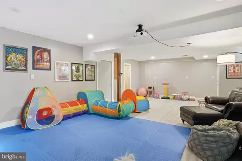 Entry Way - 342 Broadview Ln, Annapolis, MD 21401 photo 1 of 1