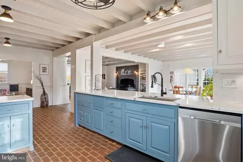 Kitchen - 342 Broadview Ln, Annapolis, MD 21401 photo 4 of 5