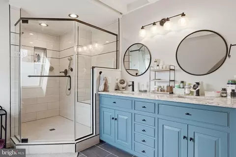 Bath - 342 Broadview Ln, Annapolis, MD 21401 photo 2 of 5