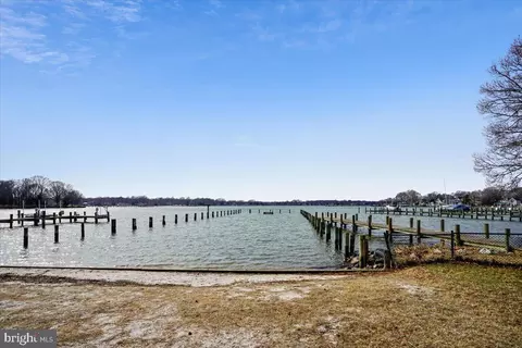 View/Area - 1237 Juniper St # A, Shady Side, MD 20764 photo 2 of 3