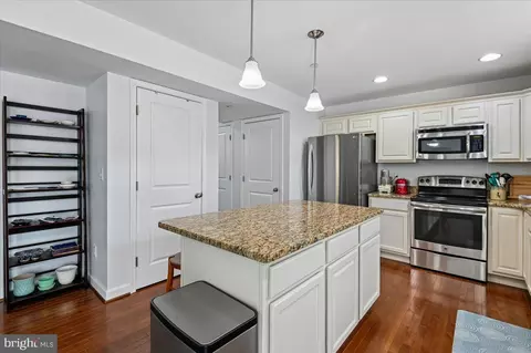 Kitchen - 1237 Juniper St # A, Shady Side, MD 20764 photo 2 of 2