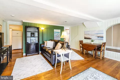 Living - 1438 Ridgeway E, Arnold, MD 21012 photo 4 of 4