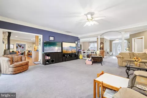 Living - 54 Dayton Dr, Pasadena, MD 21122 photo 2 of 4
