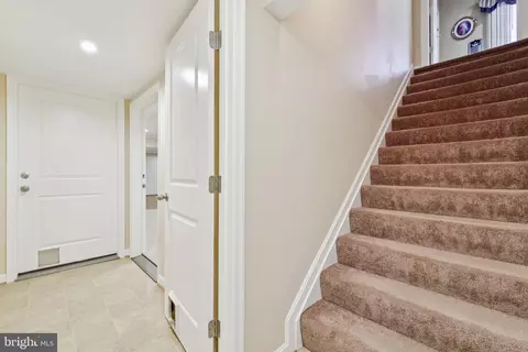 Entry Way - 54 Dayton Dr, Pasadena, MD 21122 photo 6 of 9
