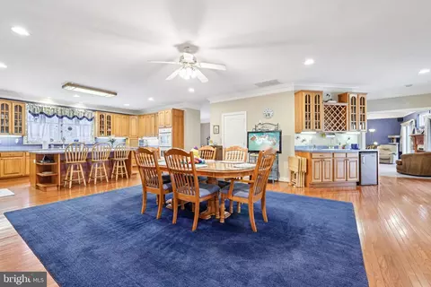 Dining - 54 Dayton Dr, Pasadena, MD 21122 photo 5 of 7