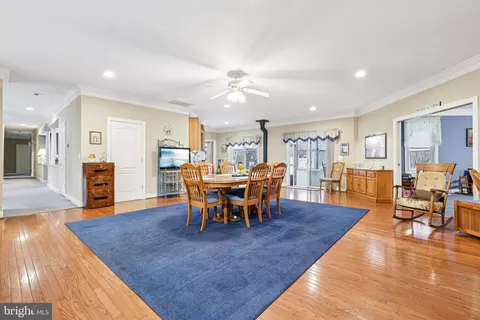 Dining - 54 Dayton Dr, Pasadena, MD 21122 photo 4 of 7