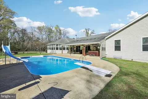 Exterior - 54 Dayton Dr, Pasadena, MD 21122 photo 2 of 29