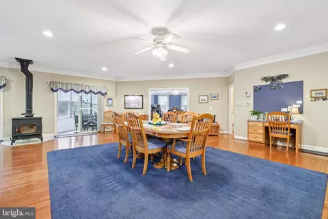 Dining - 54 Dayton Dr, Pasadena, MD 21122 photo 3 of 7